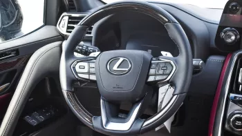 LEXUS LX600 SIGNATURE 3.5L  PETROL 2023 BLACK / RED