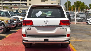 Toyota Land Cruiser VXR 5.7 2021 Model Year