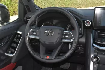 2022 TOYOTA LAND CRUISER LC300 GR-SPORT 3.3L DIESEL AT