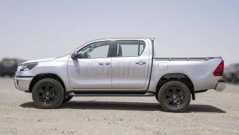 TOYOTA HILUX DC 2.7L PETROL MT 4X4 P.WINDOW MY2023 – SILVER