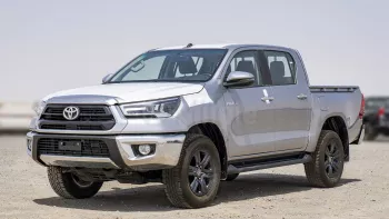 TOYOTA HILUX DC 2.7L PETROL MT 4X4 P.WINDOW MY2023 – SILVER