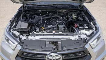 TOYOTA HILUX DC 2.7L PETROL MT 4X4 P.WINDOW MY2023 – SILVER