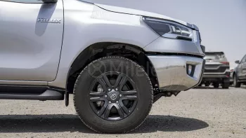 TOYOTA HILUX DC 2.7L PETROL MT 4X4 P.WINDOW MY2023 – SILVER