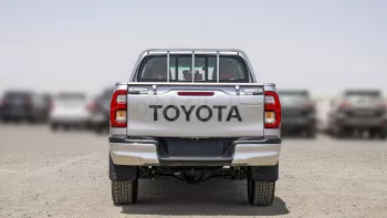 TOYOTA HILUX DC 2.7L PETROL MT 4X4 P.WINDOW MY2023 – SILVER