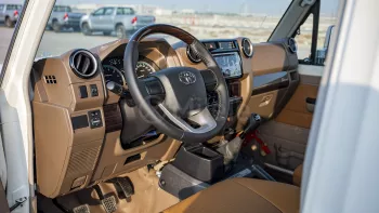 TOYOTA LAND CRUISER LC79SC 4.0L PETROL MT MY2022 – WHITE