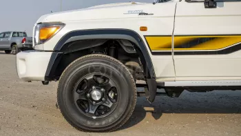 TOYOTA LAND CRUISER LC79SC 4.0L PETROL MT MY2022 – WHITE