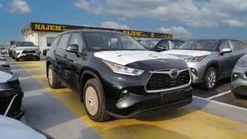 Toyota Highlander Hybrid LE 2.5L 2023 Black Color