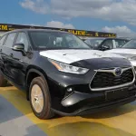 Toyota Highlander Hybrid LE 2.5L 2023 Black Color - Thumbnail 1
