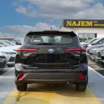 Toyota Highlander Hybrid LE 2.5L 2023 Black Color - Thumbnail 3