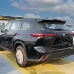 Toyota Highlander Hybrid LE 2.5L 2023 Black Color - Thumbnail 4