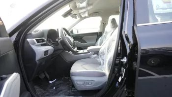 Toyota Highlander Hybrid LE 2.5L 2023 Black Color