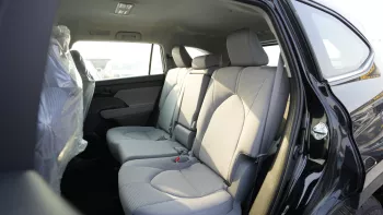 Toyota Highlander Hybrid LE 2.5L 2023 Black Color