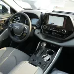 Toyota Highlander Hybrid LE 2.5L 2023 Black Color - Thumbnail 18