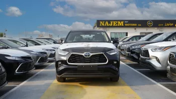Toyota Highlander Hybrid LE 2.5L 2023 Black Color