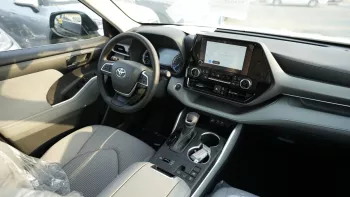 Toyota Highlander LE Hybrid 2.5L V4 Dark Blue 2023