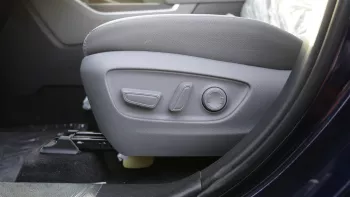 Toyota Highlander LE Hybrid 2.5L V4 Dark Blue 2023
