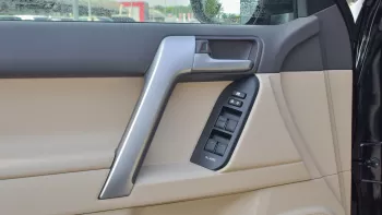 Toyota Prado VX-R V6 4.0L 2023 Black Color