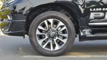 Toyota Prado VX-R V6 4.0L 2023 Black Color