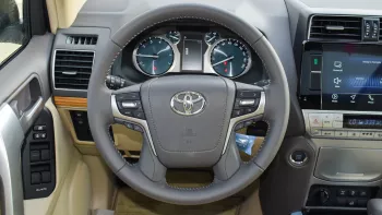 Toyota Prado VX-R V6 4.0L 2023 Black Color