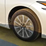 Lexus ES300h Hybrid 2023 White Color - Thumbnail 4