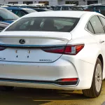Lexus ES300h Hybrid 2023 White Color - Thumbnail 5