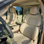 2020 Lincoln Navigator 3.5L Full Option GCC Specs Silver Color - Thumbnail 9