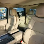 2020 Lincoln Navigator 3.5L Full Option GCC Specs Silver Color - Thumbnail 10