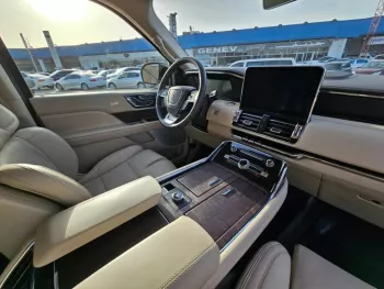 2020 Lincoln Navigator 3.5L Full Option GCC Specs Silver Color