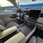 2020 Lincoln Navigator 3.5L Full Option GCC Specs Silver Color - Thumbnail 12