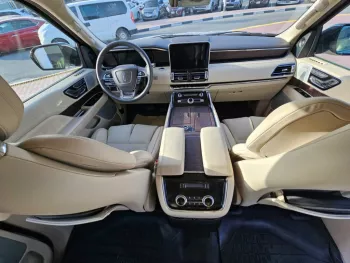 2020 Lincoln Navigator 3.5L Full Option GCC Specs Silver Color