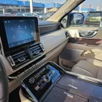 2020 Lincoln Navigator 3.5L Full Option GCC Specs Silver Color - Thumbnail 15