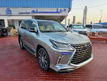 Lexus LX 570 5.7L V8 VIP A/T GRAY COLOR 2021