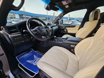 Lexus LX 570 5.7L V8 VIP A/T GRAY COLOR 2021