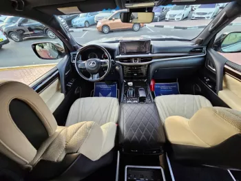 Lexus LX 570 5.7L V8 VIP A/T GRAY COLOR 2021