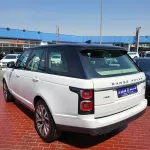 Land Rover Range Rover Vogue 3.0L Full OPTION 2018 GCC Specs WHITE COLOR - Thumbnail 4
