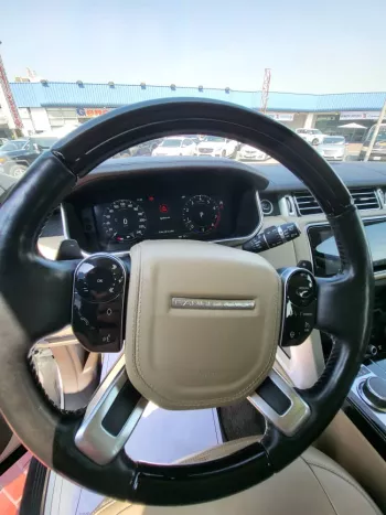 Land Rover Range Rover Vogue 3.0L Full OPTION 2018 GCC Specs WHITE COLOR