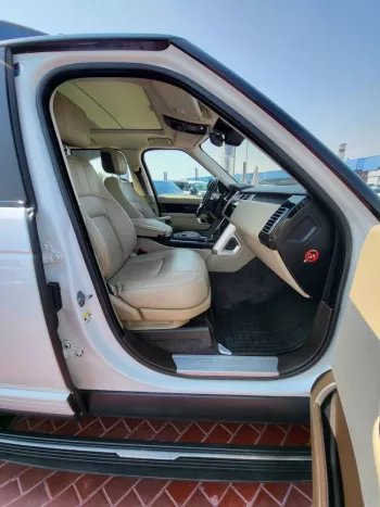 Land Rover Range Rover Vogue 3.0L Full OPTION 2018 GCC Specs WHITE COLOR