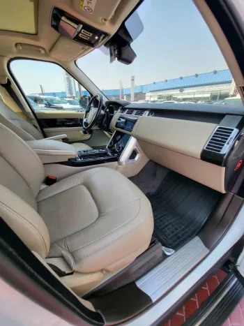 Land Rover Range Rover Vogue 3.0L Full OPTION 2018 GCC Specs WHITE COLOR