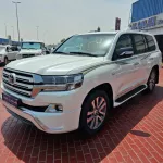 TOYOTA LAND CRUISER 2021 V8 4WD FULL OPTION WHITE COLOR - Thumbnail 3