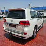 TOYOTA LAND CRUISER 2021 V8 4WD FULL OPTION WHITE COLOR - Thumbnail 4