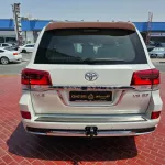 TOYOTA LAND CRUISER 2021 V8 4WD FULL OPTION WHITE COLOR - Thumbnail 5