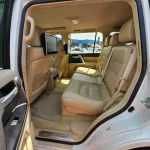 TOYOTA LAND CRUISER 2021 V8 4WD FULL OPTION WHITE COLOR - Thumbnail 14