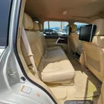 TOYOTA LAND CRUISER 2021 V8 4WD FULL OPTION WHITE COLOR - Thumbnail 16