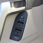 TOYOTA PRADO 2.7L VX 2023 4WD 5 DOORS - Thumbnail 8
