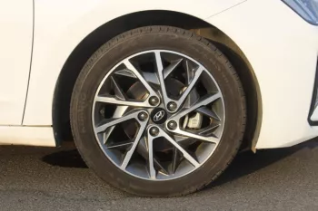 HYUNDAI AVANTE 1.6L PETROL FWD 2020 USED 95000KM