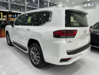 Toyota Land Cruiser VXR 3.5 letter twin turbo 2023