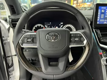 Toyota Land Cruiser VXR 3.5 letter twin turbo 2023