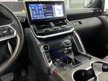 Toyota Land Cruiser VXR 3.5 letter twin turbo 2023