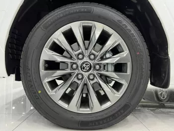 Toyota Land Cruiser VXR 3.5 letter twin turbo 2023