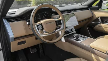 2023 Land Rover Range Rover HSE V8 4.4L P530 GCC Specs
